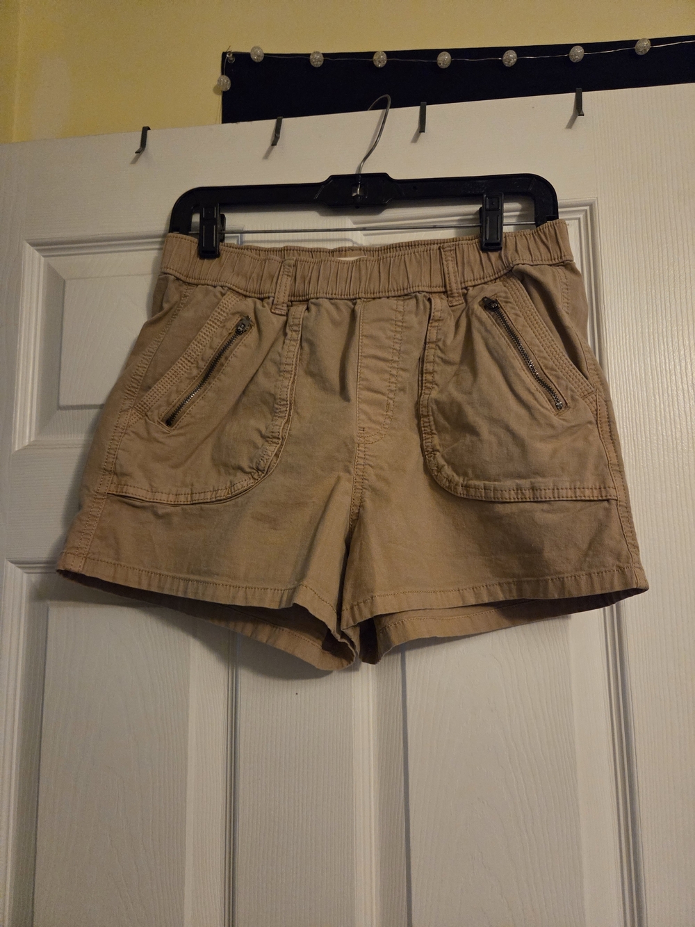Casual Elastic-Waist Khaki Women’s Shorts